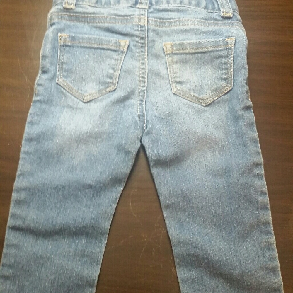 Toddler Heart Knee Jeans - Picture 2 of 3
